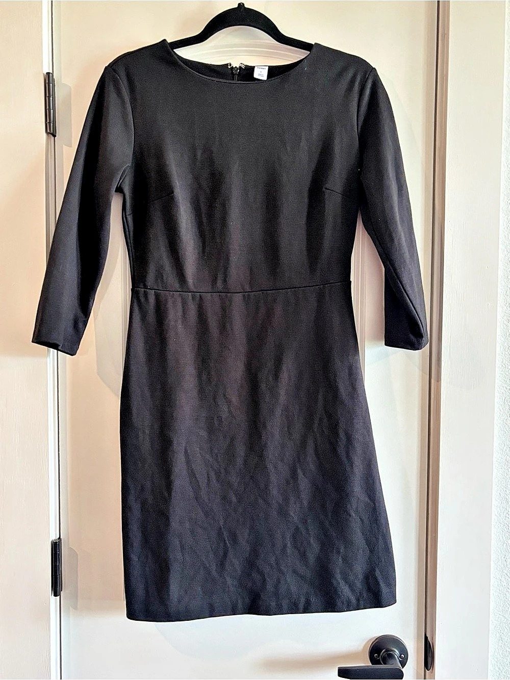 Old Navy Black Solid Sheath Knee Dress Women's S Round Neck 3/4 Sleeve Zip